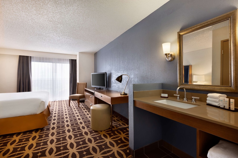embassy suites by hilton dallas dfw airport south