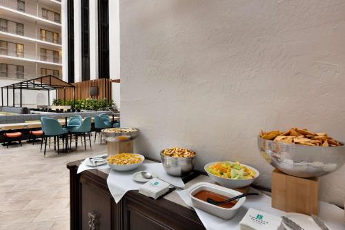 embassy suites by hilton dallas dfw airport south