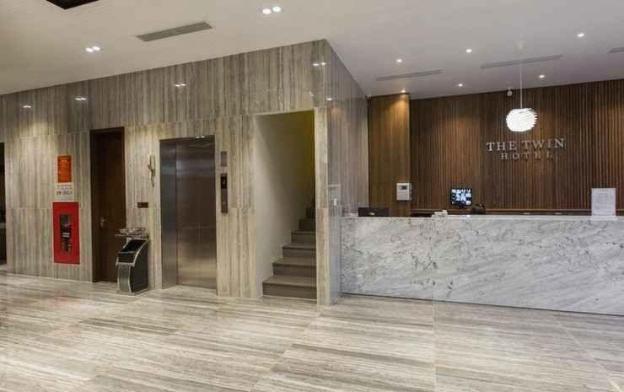 the twin hotel