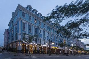 the twin hotel