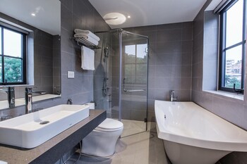 the twin hotel