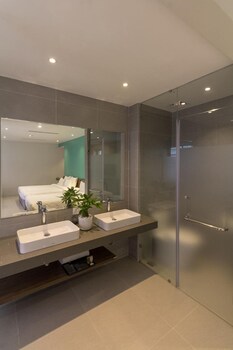 the twin hotel