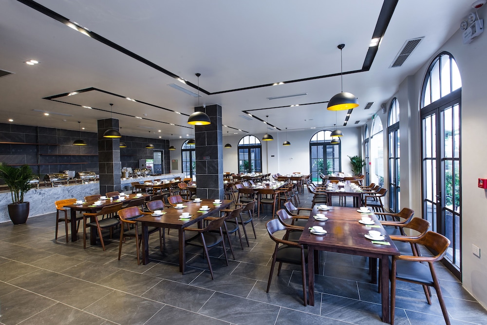 the twin hotel