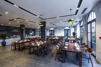 the twin hotel