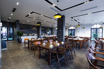 The Twin Hotel,Tt31-32 Khu Shophouse Sun Premier,4 star