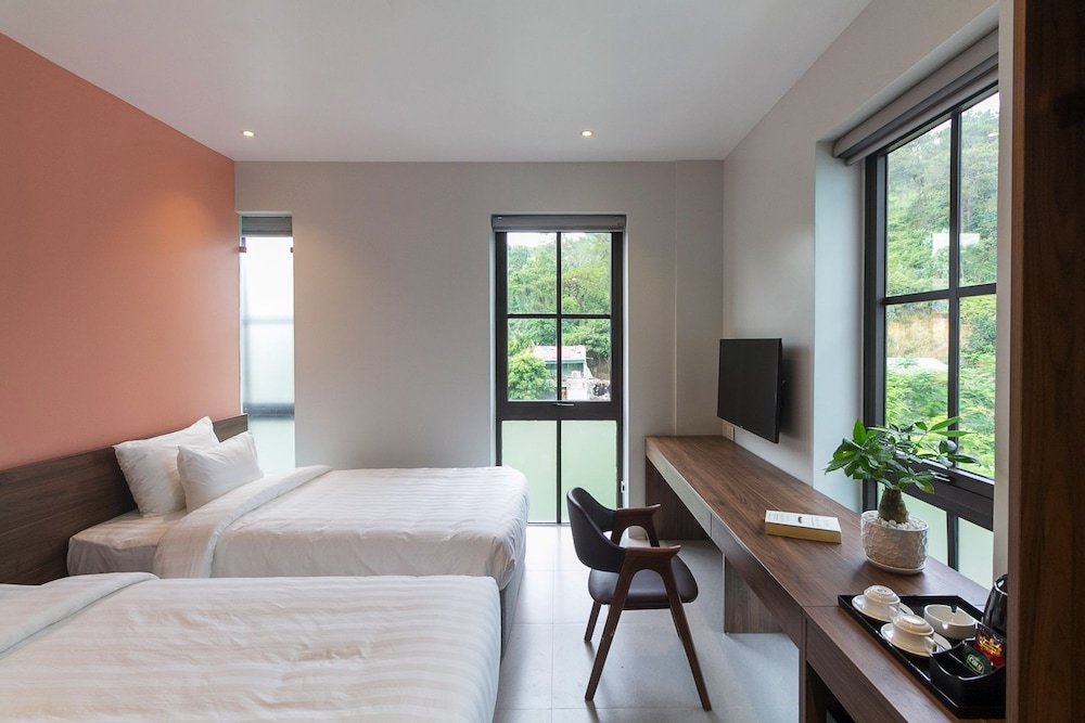 the twin hotel