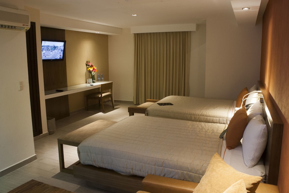 hotel puerta del sol