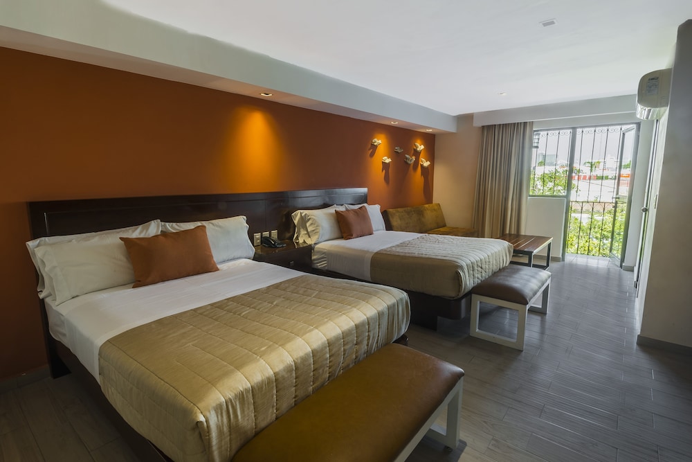 hotel puerta del sol