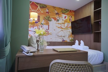 the qube fifty hotel