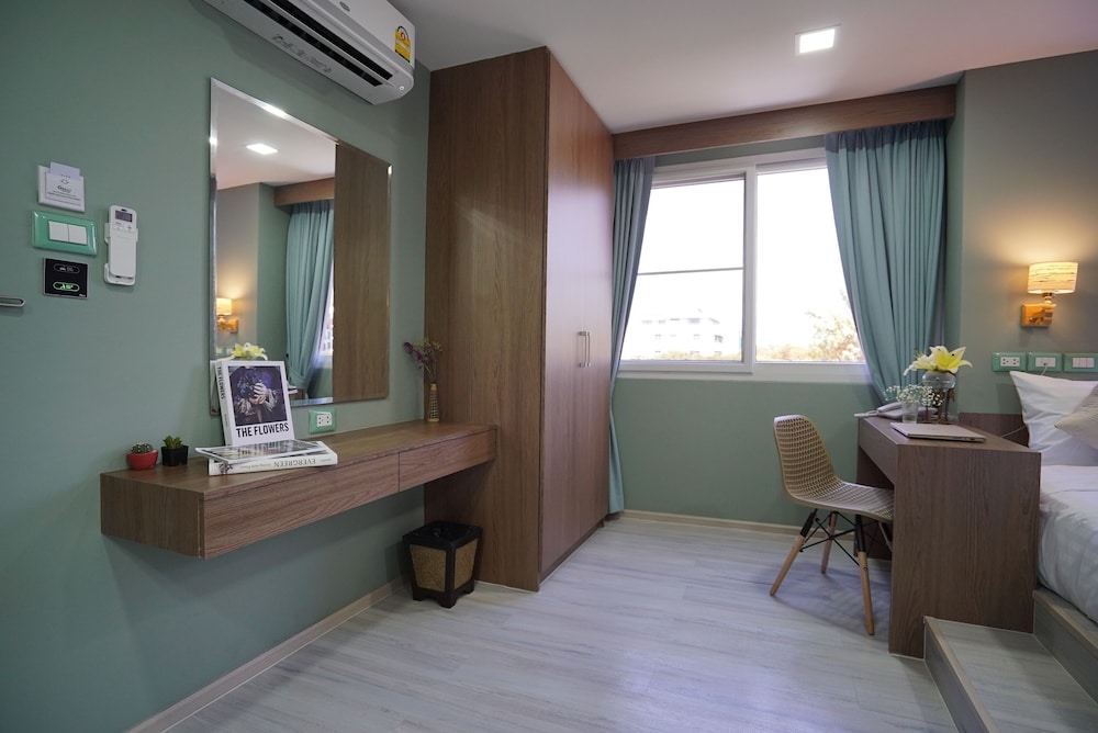 the qube fifty hotel