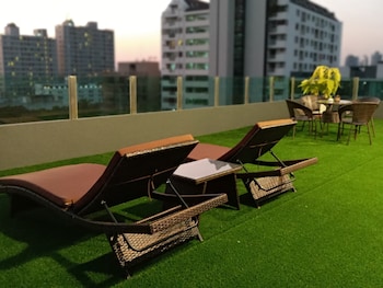 the qube fifty hotel