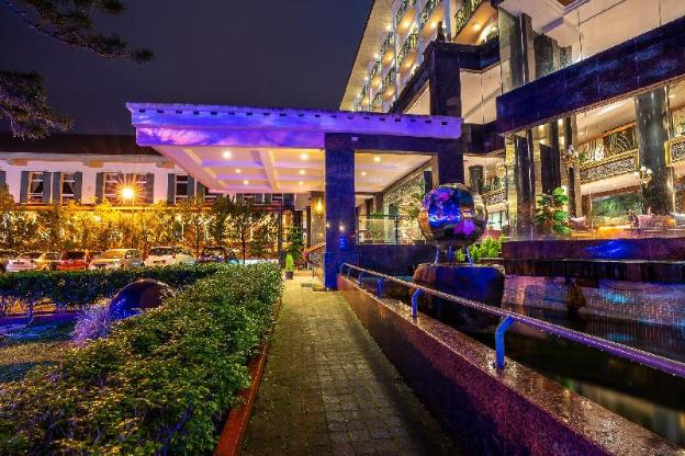 century pines resort