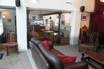 The Dragon Hotel,Montgomery>>Llandyssil,4 star