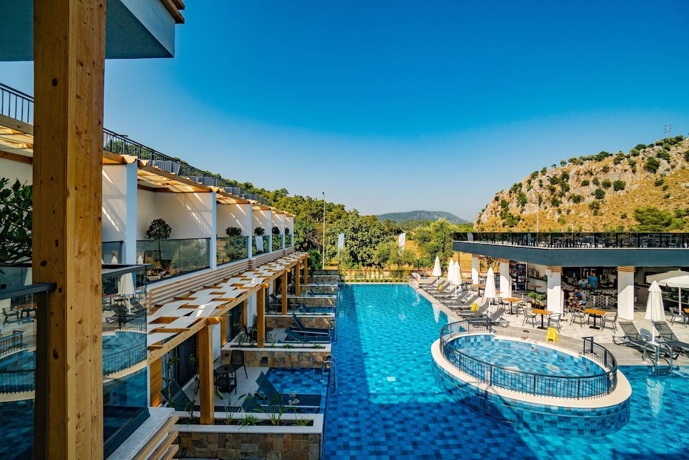 l hotel sarigerme