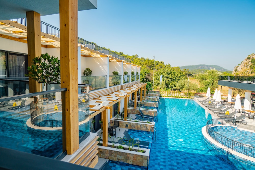 l hotel sarigerme