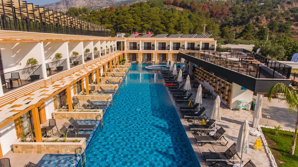 l hotel sarigerme