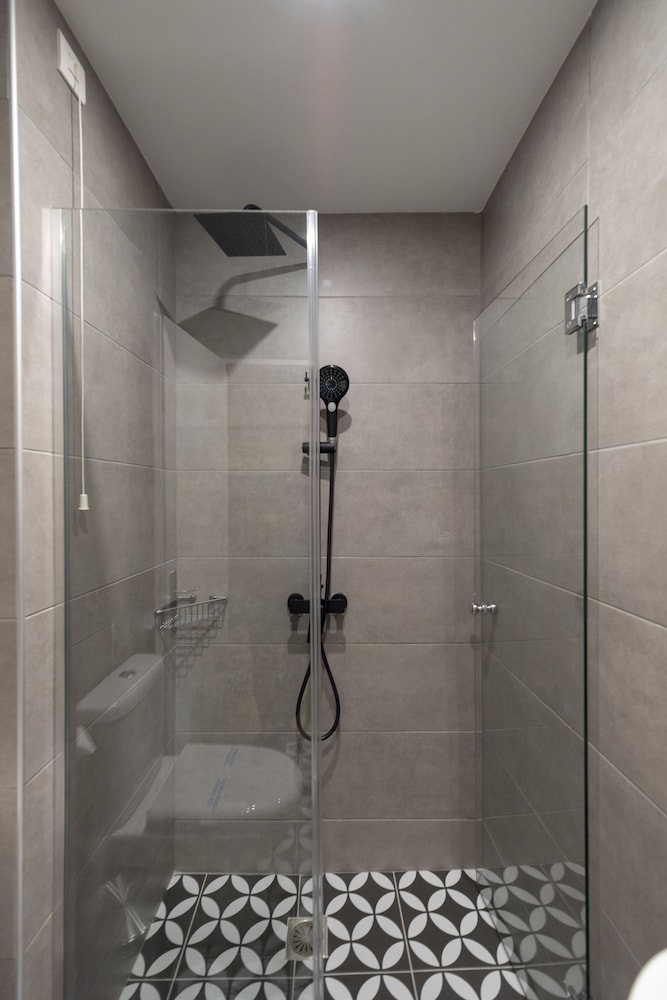 athens market portrait