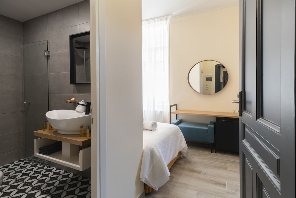 athens market portrait