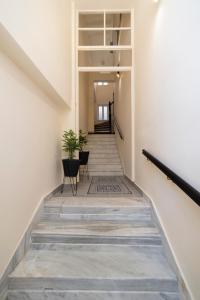 athens market portrait