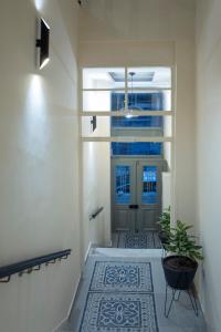 athens market portrait