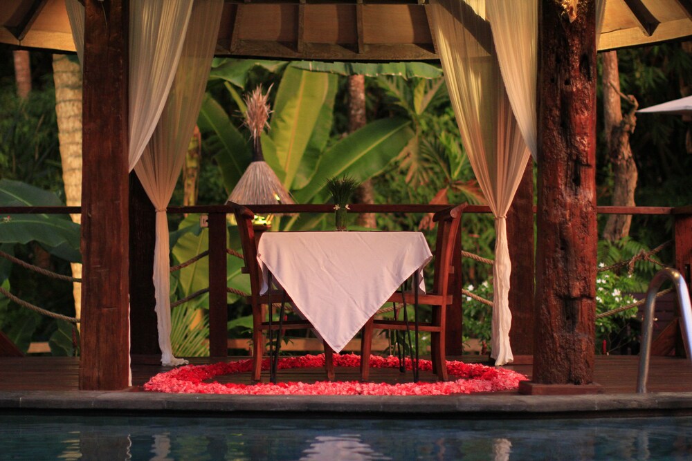 keramas sacred river village