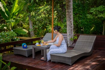 keramas sacred river village