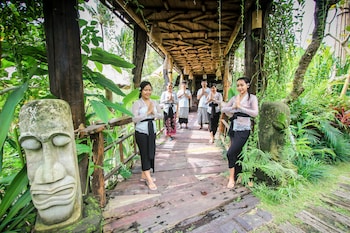 keramas sacred river village