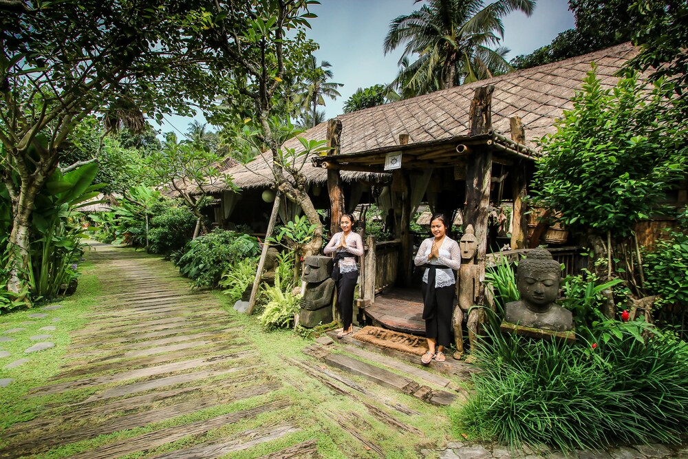 keramas sacred river village