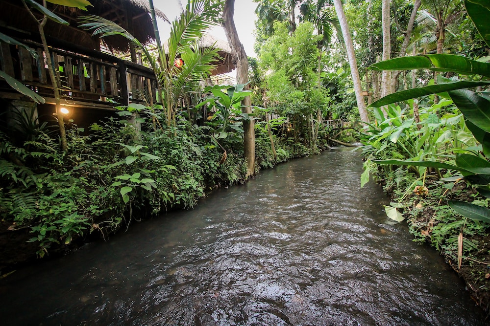 keramas sacred river village