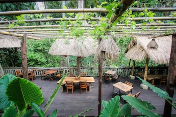 keramas sacred river village