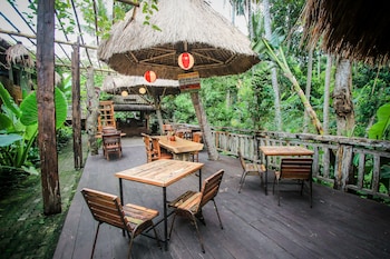 keramas sacred river village