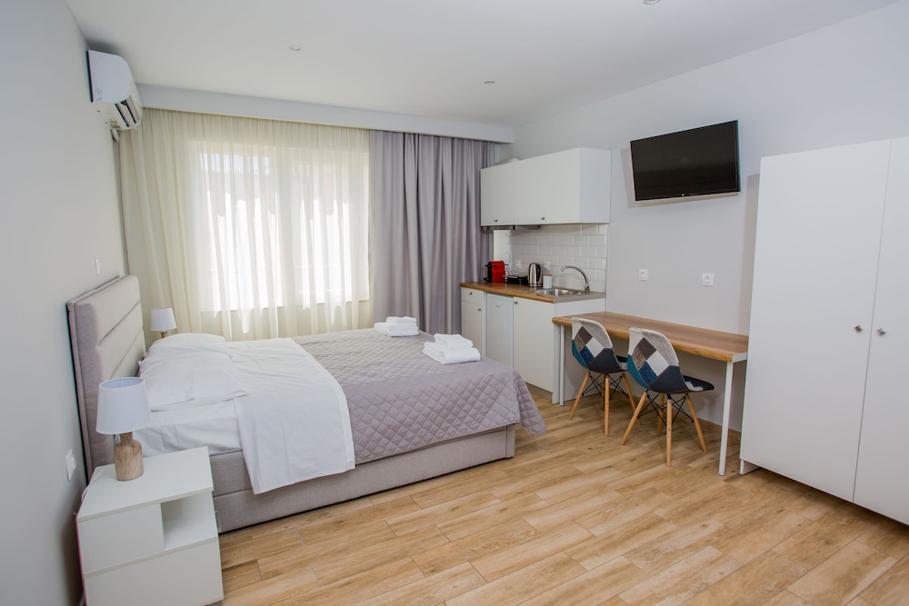 athens raise acropolis project