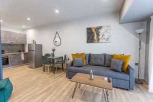 athens raise acropolis project