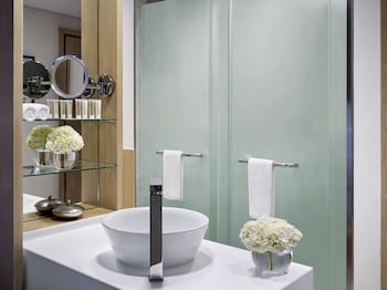 avani ibn battuta dubai hotel