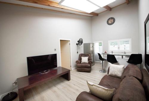 umhlanga lodge no children