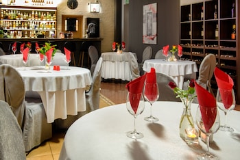 tailor hotel sport and conference