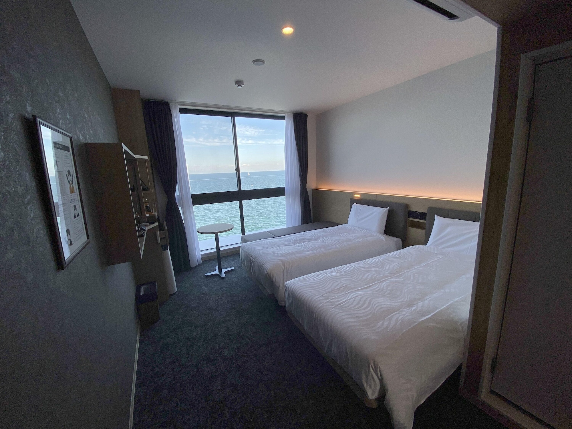 henn na hotel kansai airport