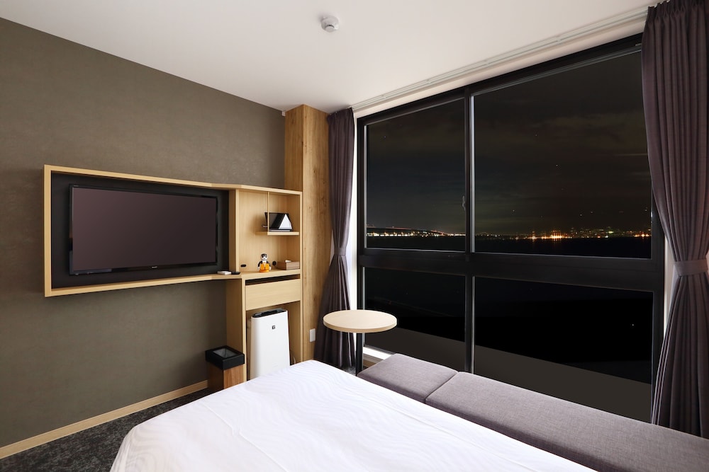 henn na hotel kansai airport