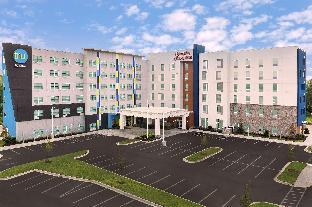 Tru By Hilton Charlotte Airport Lake Pointe,2227 Cascade Point Boulevard Suite B Charlotte North Carolina 28208,3 star