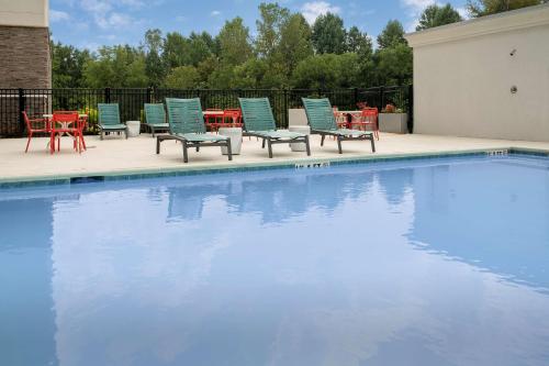 tru by hilton charlotte airport lake pointe