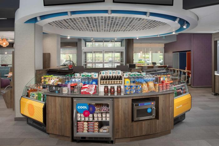 tru by hilton charlotte airport lake pointe