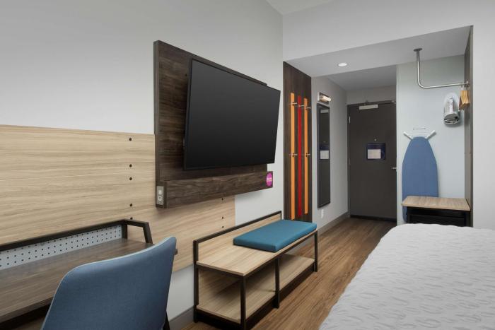 tru by hilton charlotte airport lake pointe