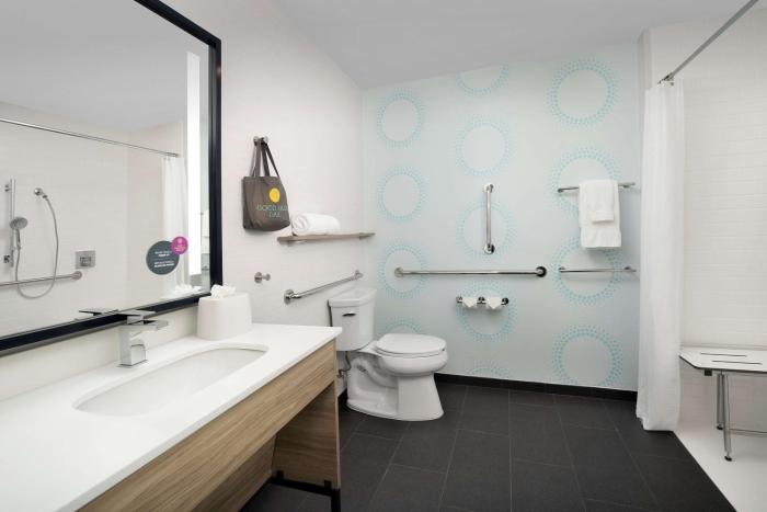 tru by hilton charlotte airport lake pointe