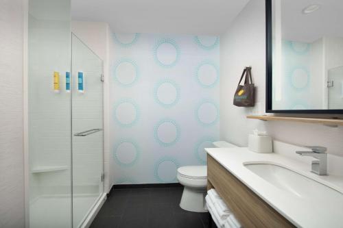 tru by hilton charlotte airport lake pointe