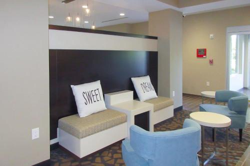 sleep inn and suites gallatin nashville metro