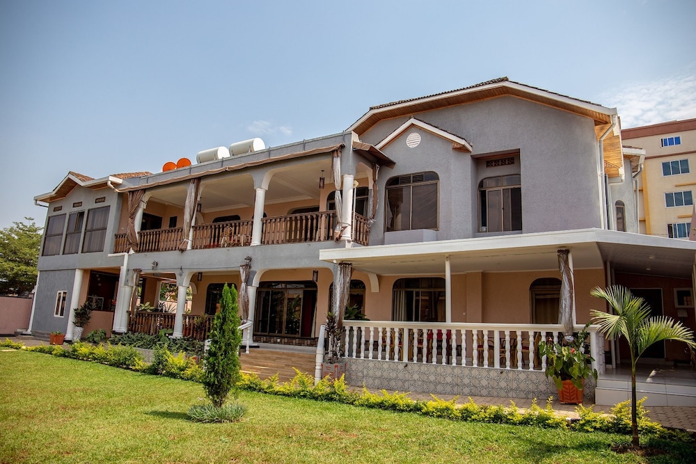 ezra boutique villa