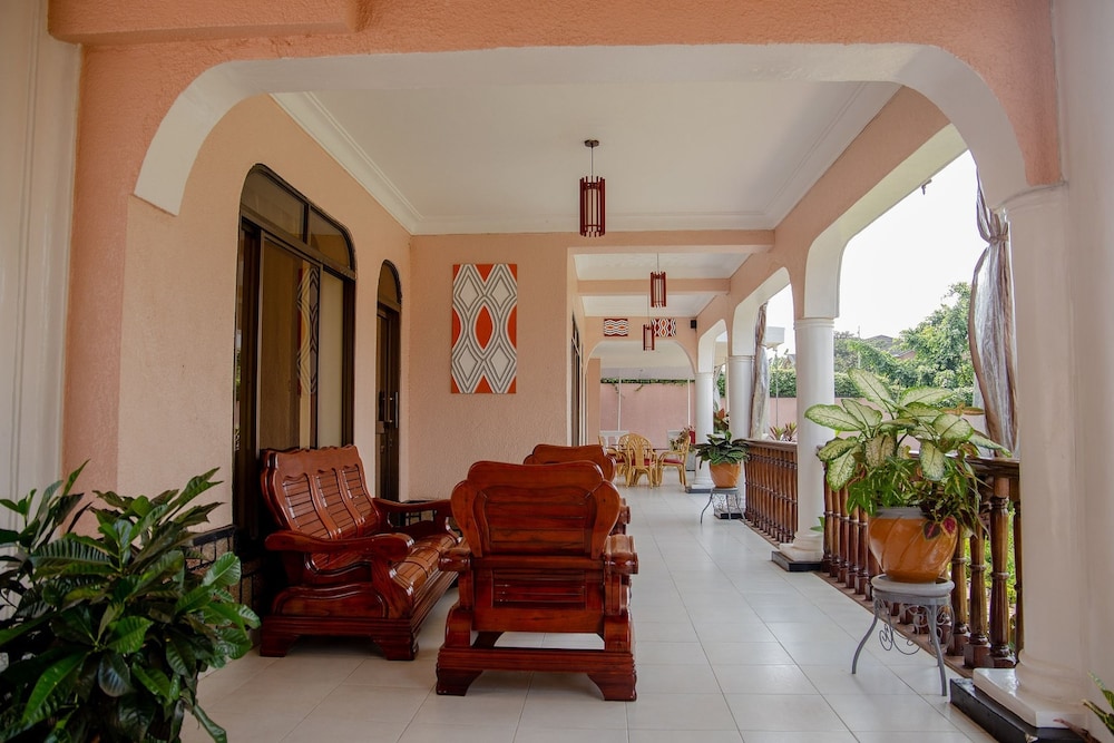 ezra boutique villa