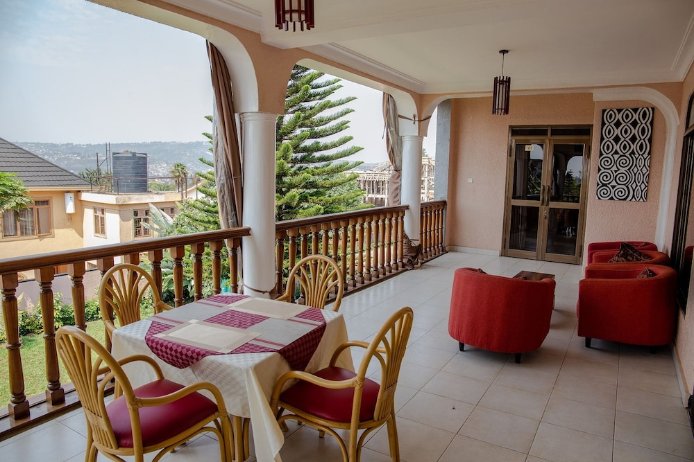 ezra boutique villa