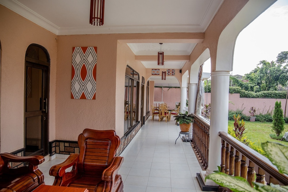 ezra boutique villa