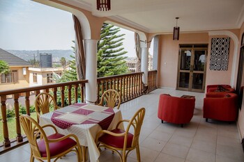ezra boutique villa